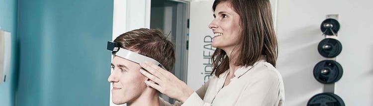 Vestibular function testing during head movement