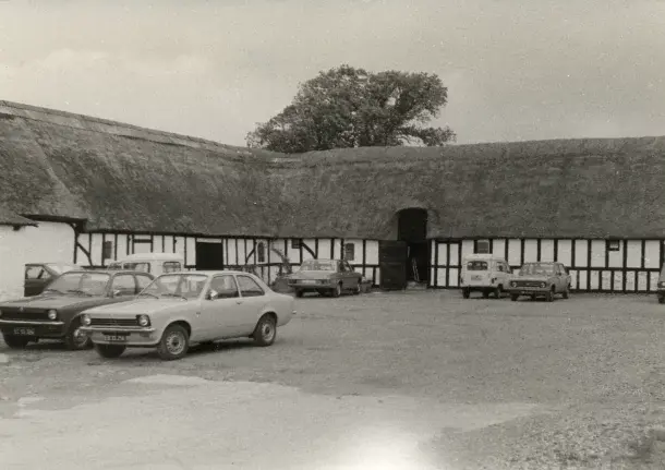 Black-and-white photo of the old thatched farmhouse close to Assens