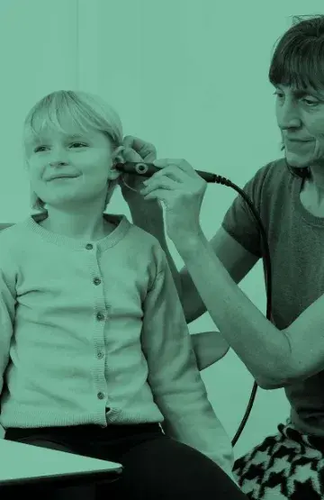 Middle ear analysis with a tympanometer probe
