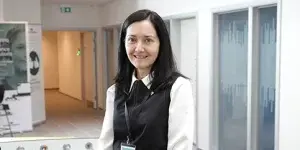 Portrait of Dr Claudia Silva of INMOV Clinic